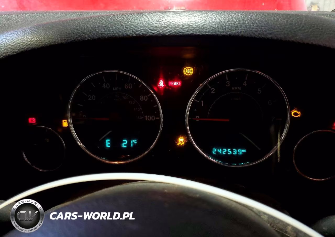 2015 Jeep Wrangler Unlimited Sport VIN:1C4BJWKG3FL533907 - 9