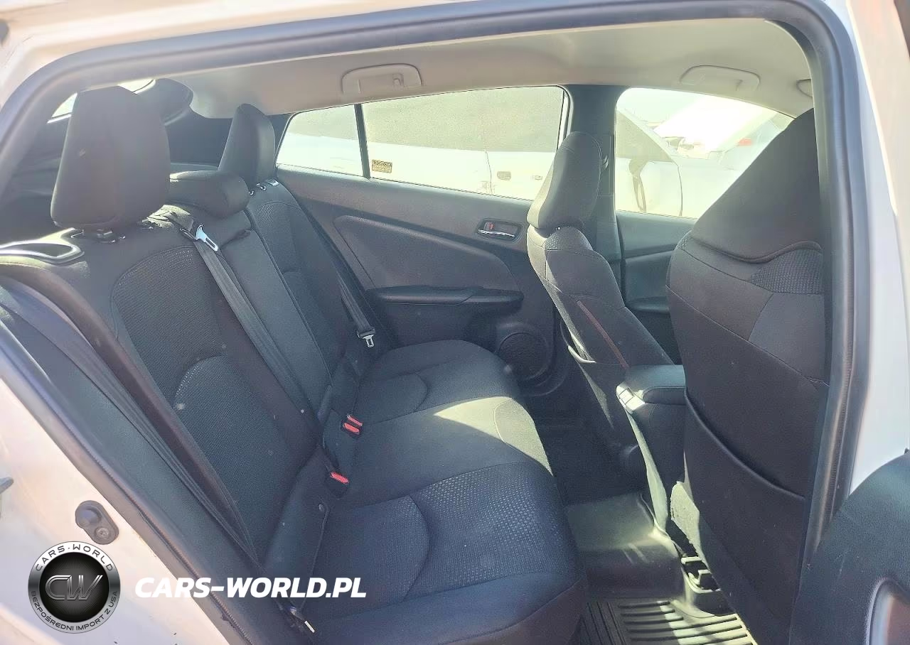 2020 Toyota Prius Le VIN:JTDKARFU3L3114095 - 10