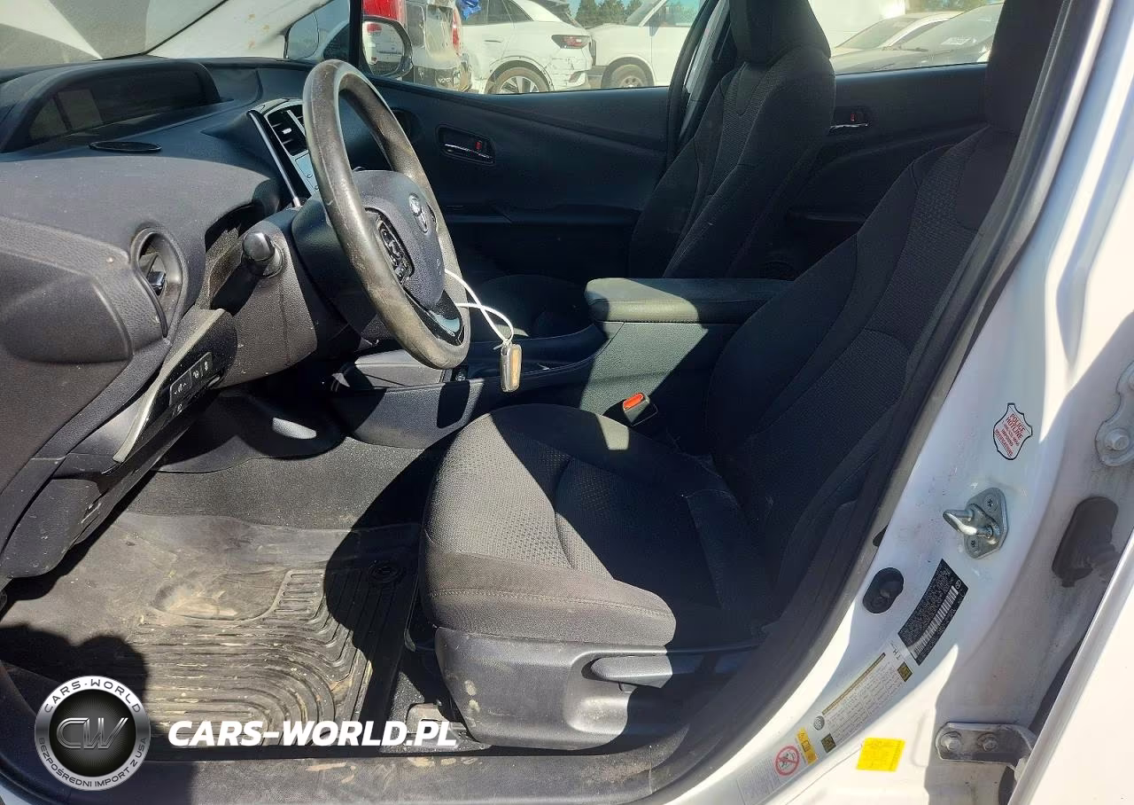 2020 Toyota Prius Le VIN:JTDKARFU3L3114095 - 7