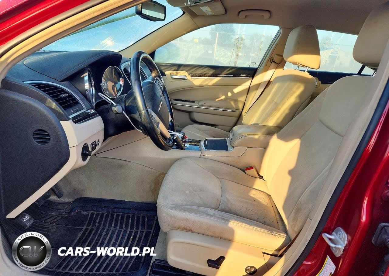 2012 Chrysler 300 VIN:2C3CCAAG0CH165492 - 7