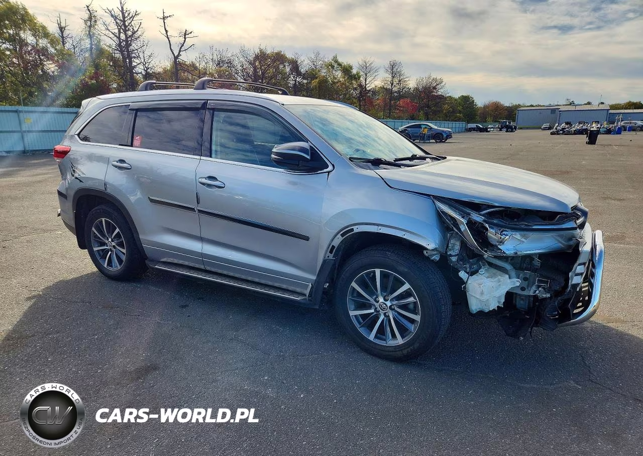 2018 Toyota Highlander Xle VIN:5TDJZRFH7JS552038 - 4
