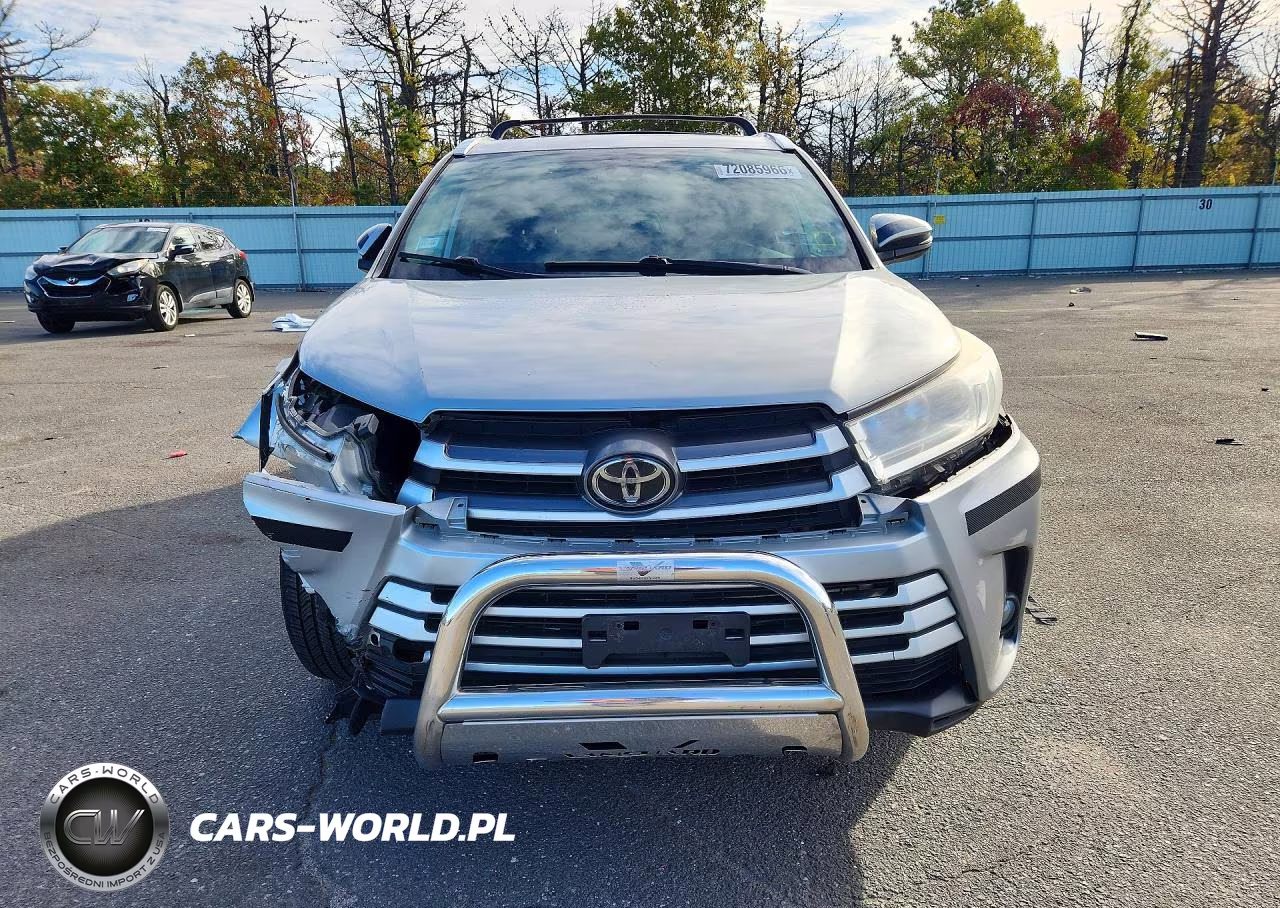 2018 Toyota Highlander Xle VIN:5TDJZRFH7JS552038 - 5