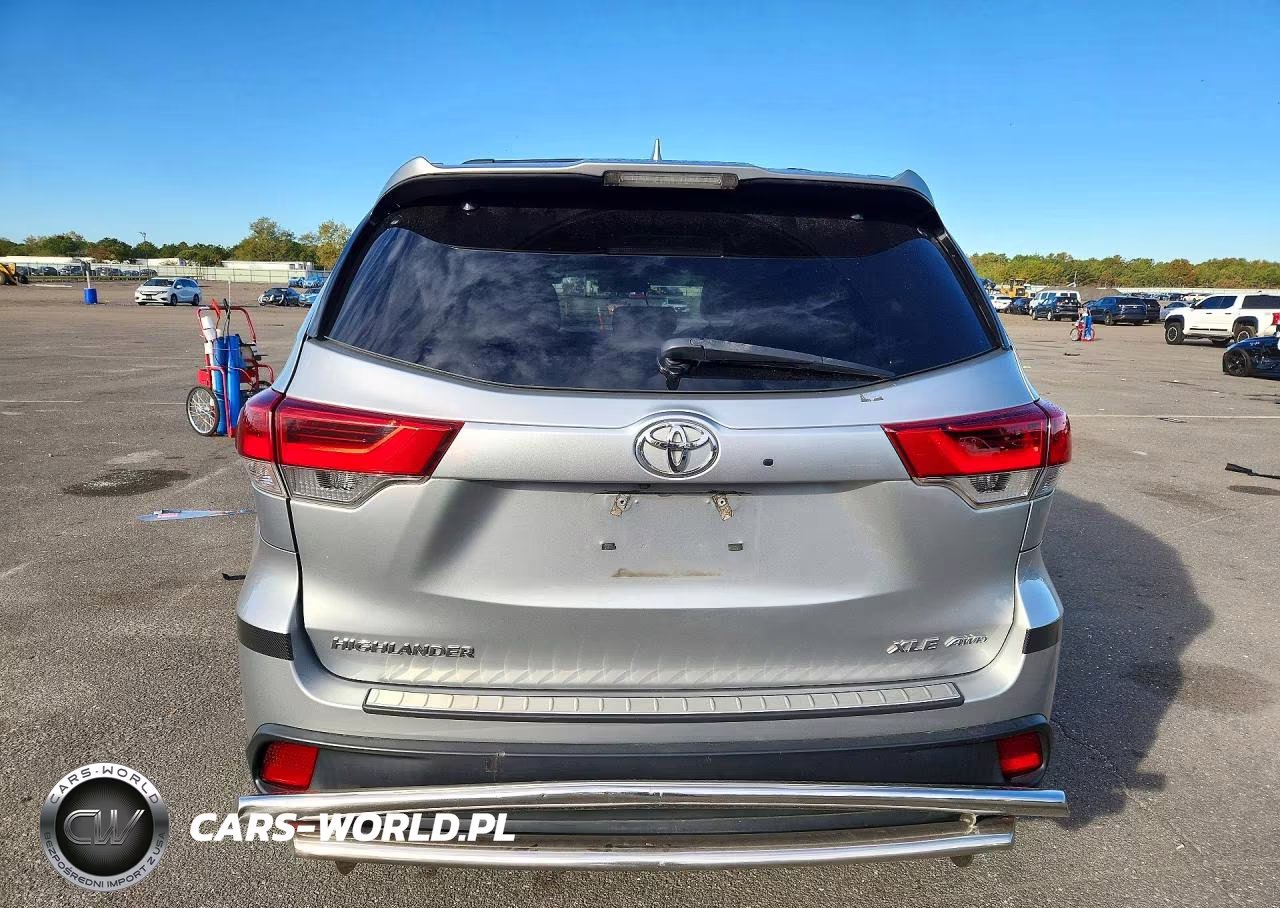 2018 Toyota Highlander Xle VIN:5TDJZRFH7JS552038 - 6