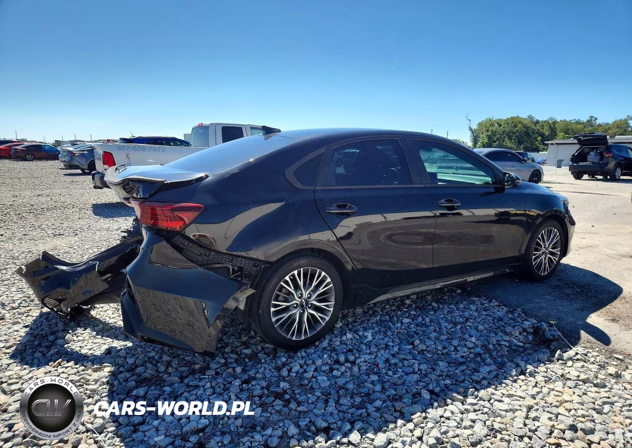 2023 Kia Forte Gt Line VIN:3KPF54AD7PE519407 - 3