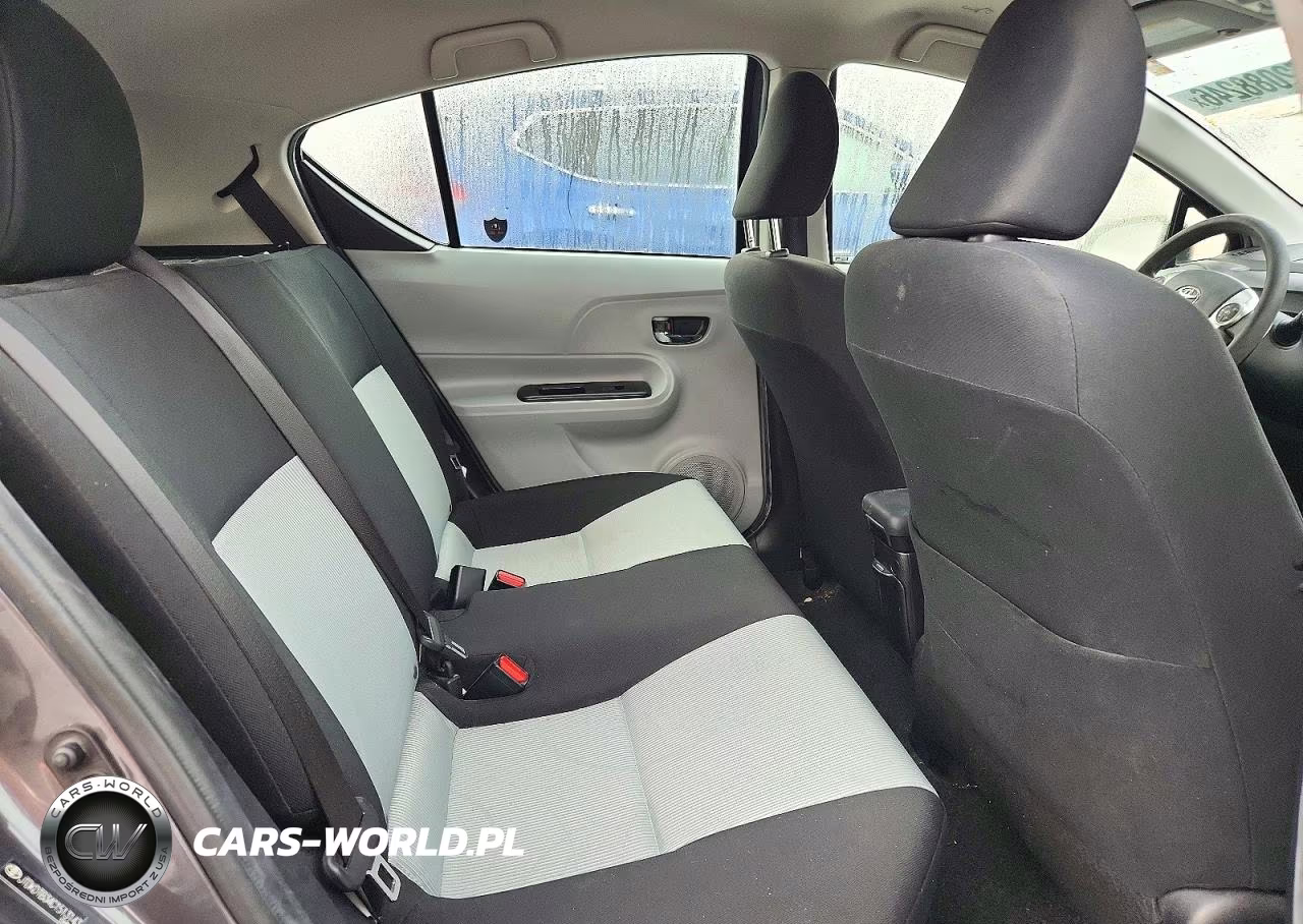 2012 Toyota Prius C Three VIN:JTDKDTB34C1513143 - 10