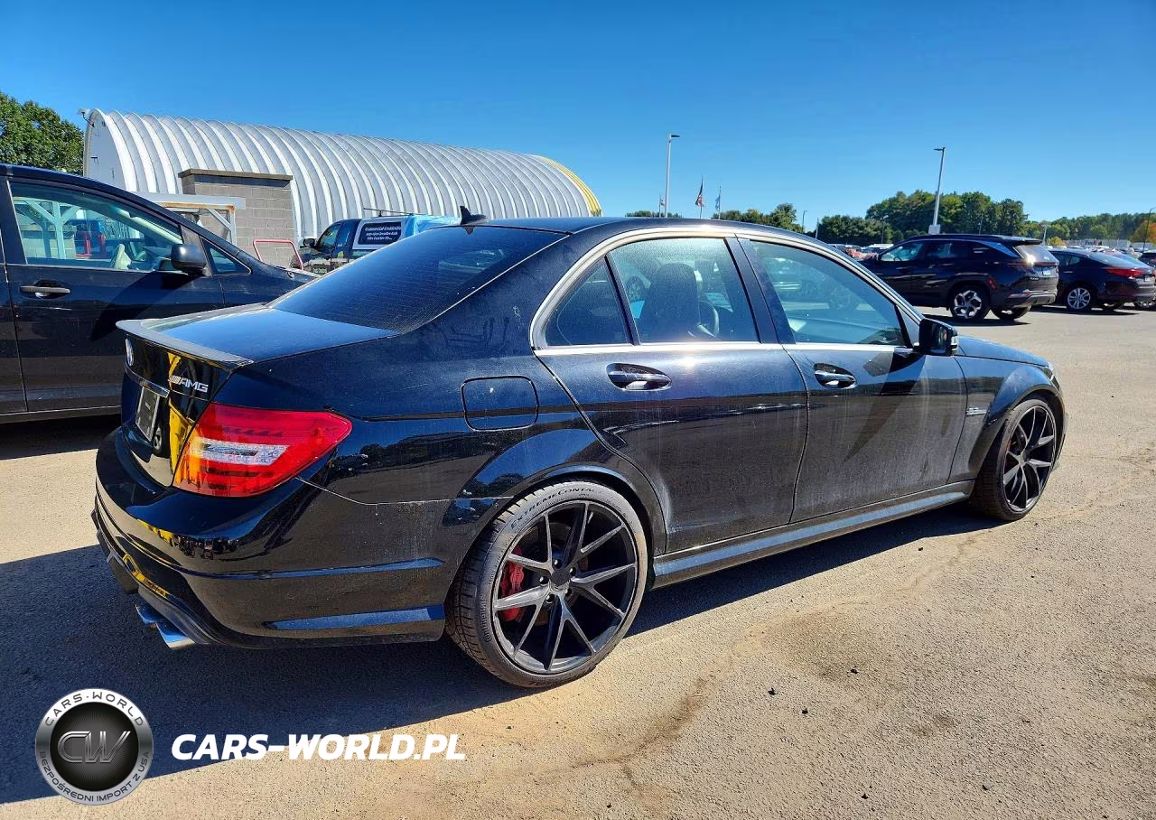 2013 Mercedes-Benz C 63 Amg VIN:WDDGF7HB6DA744302 - 3