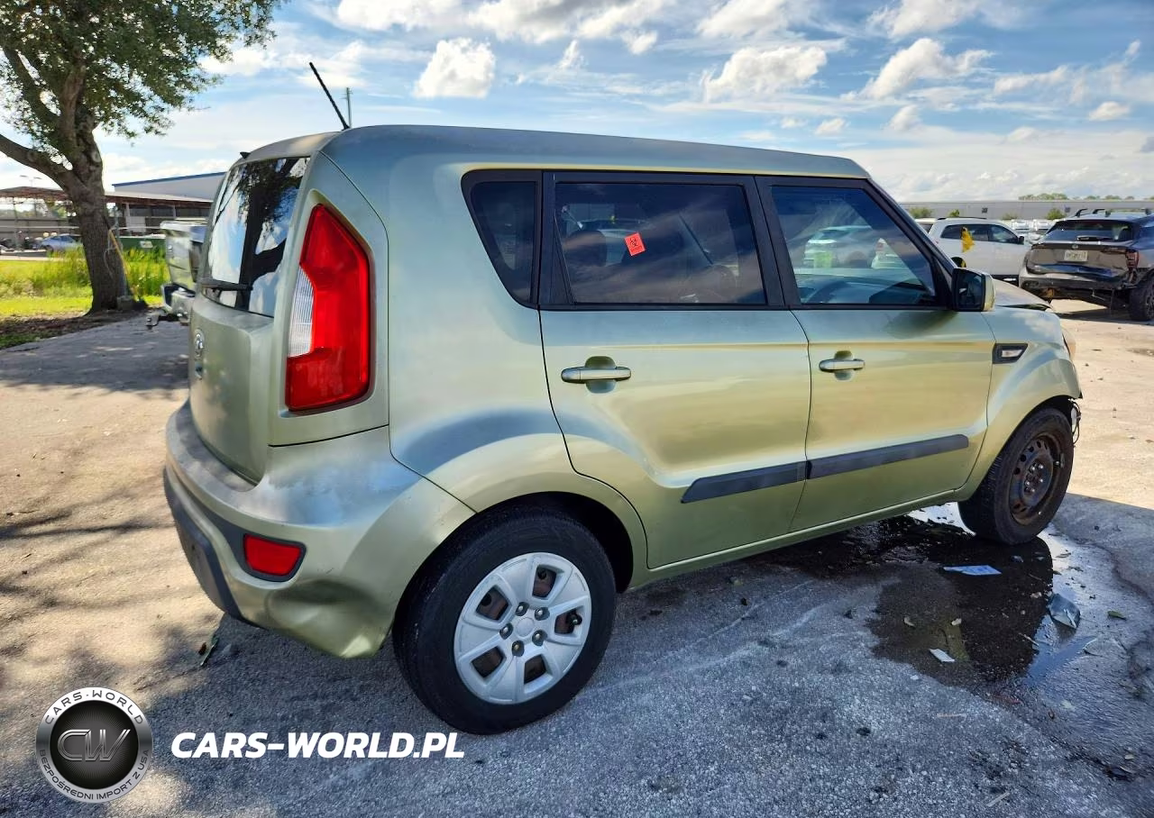 2013 Kia Soul Base VIN:KNDJT2A54D7515565 - 3
