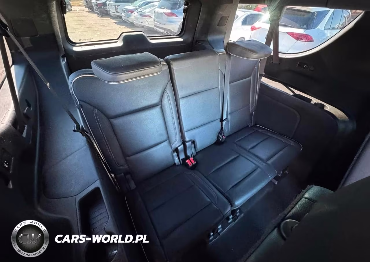 2022 Chevrolet Suburban C1500 Premier VIN:1GNSCFKD8NR197268 - 11