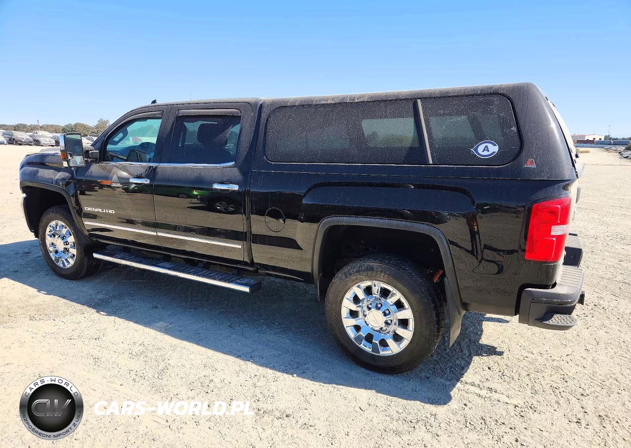 2018 GMC Sierra K2500 Denali VIN:1GT12UEYXJF158283 - 2