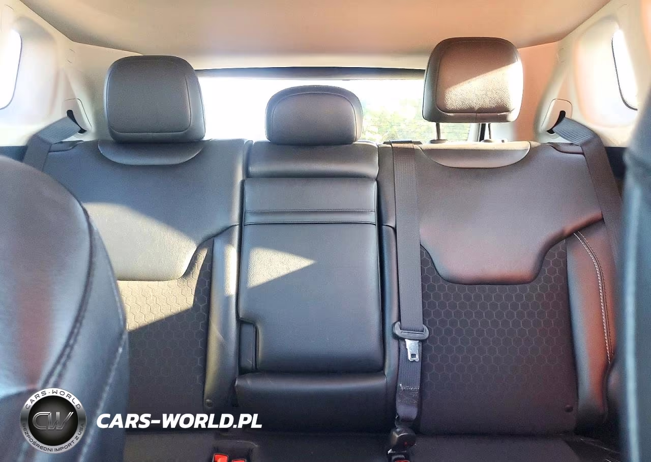 2019 Jeep Compass Latitude VIN:3C4NJDBB7KT650331 - 10