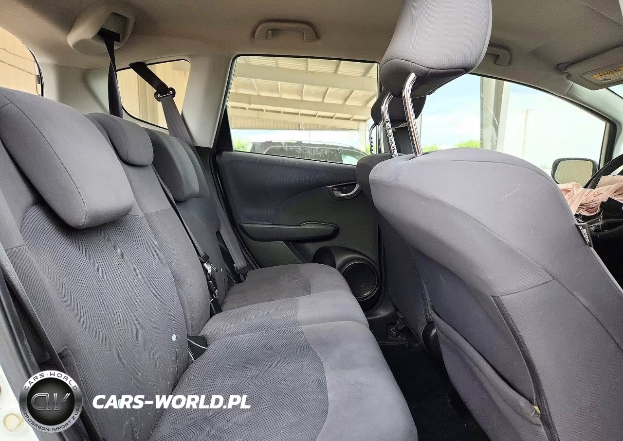 2011 Honda Fit VIN:JHMGE8H35BS007688 - 10