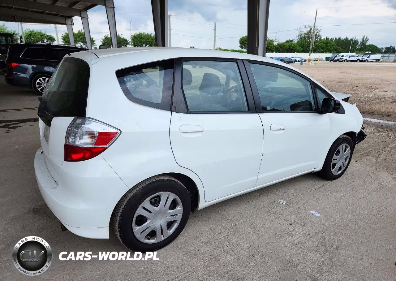 2011 Honda Fit VIN:JHMGE8H35BS007688 - 3