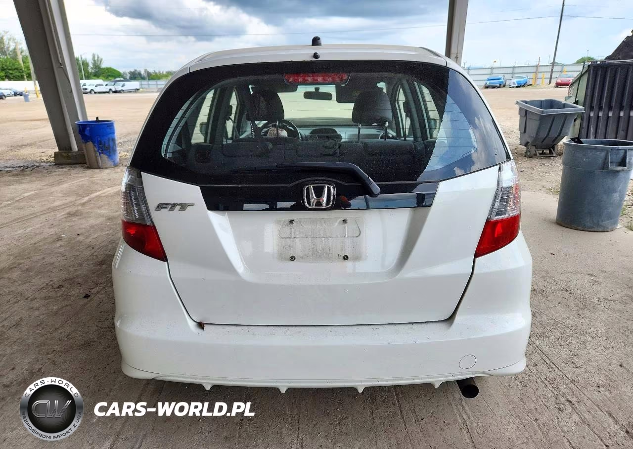 2011 Honda Fit VIN:JHMGE8H35BS007688 - 6