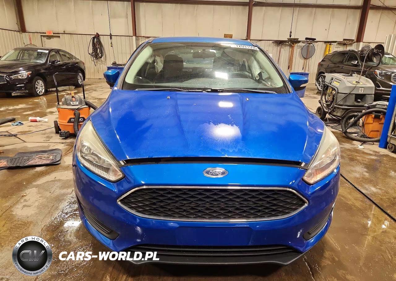 2016 Ford Focus Se VIN:1FADP3F25GL354800 - 5