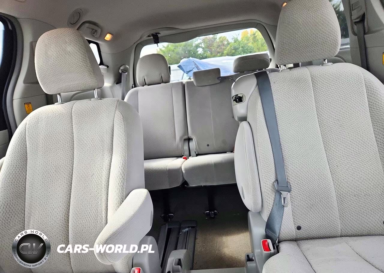 2012 Toyota Sienna Le VIN:5TDKK3DC9CS263971 - 10
