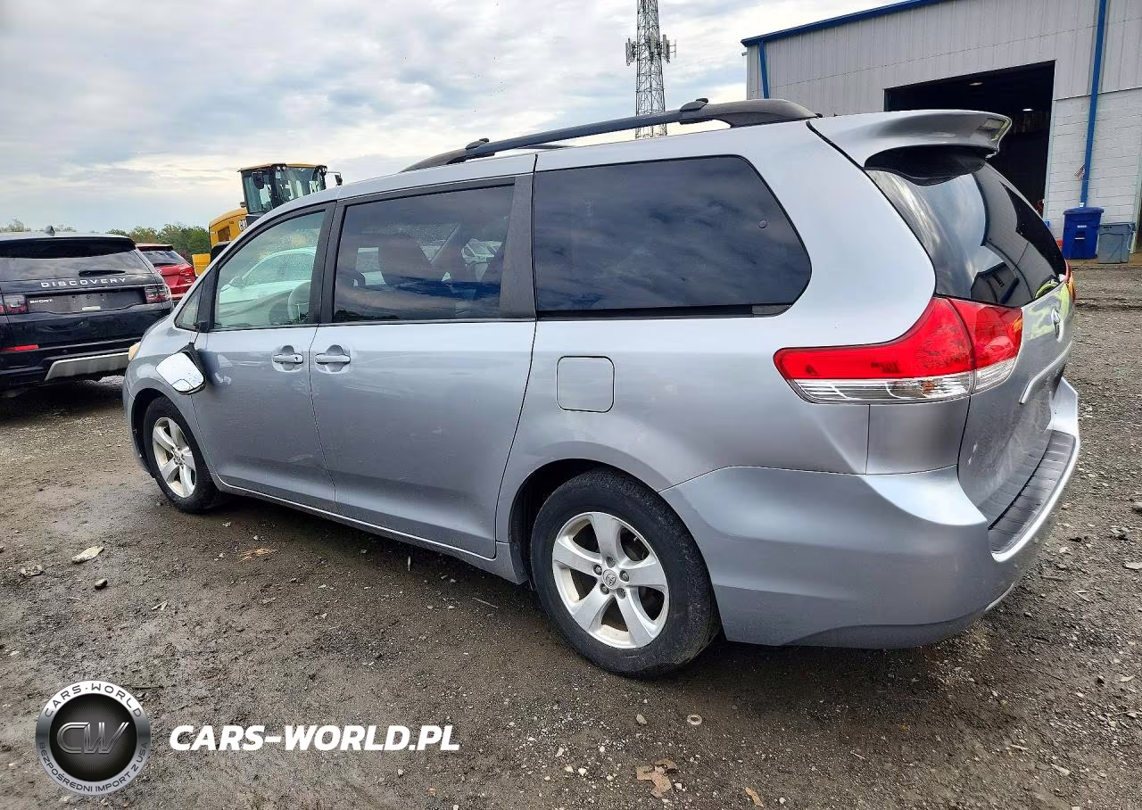 2012 Toyota Sienna Le VIN:5TDKK3DC9CS263971 - 2