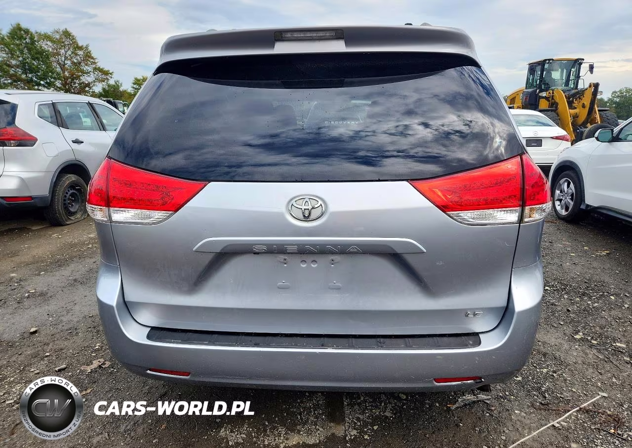2012 Toyota Sienna Le VIN:5TDKK3DC9CS263971 - 6