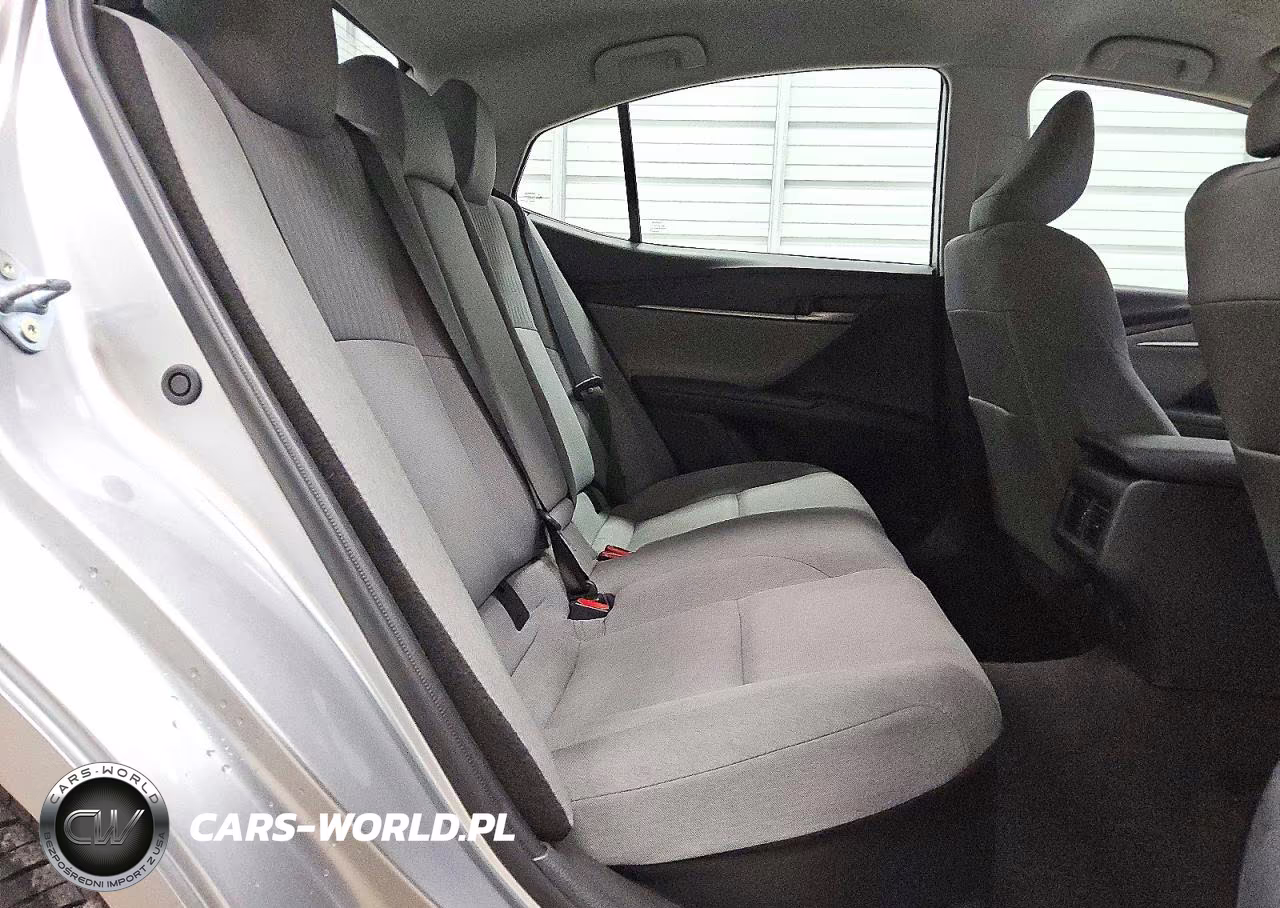 2026 Toyota Camry Le VIN:4T1DAACK7TU698729 - 10