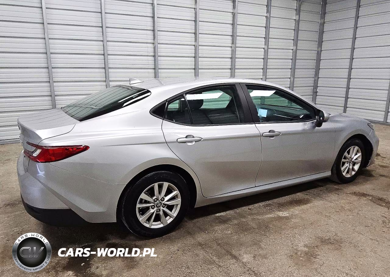 2026 Toyota Camry Le VIN:4T1DAACK7TU698729 - 3