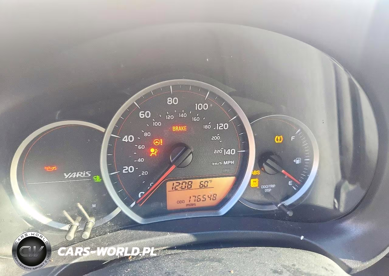 2014 Toyota Yaris 5-Door Le VIN:JTDKTUD36ED580947 - 9