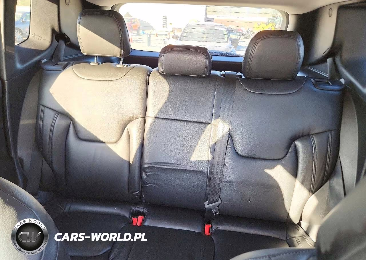 2018 Jeep Renegade Sport VIN:ZACCJAABXJPG96619 - 10