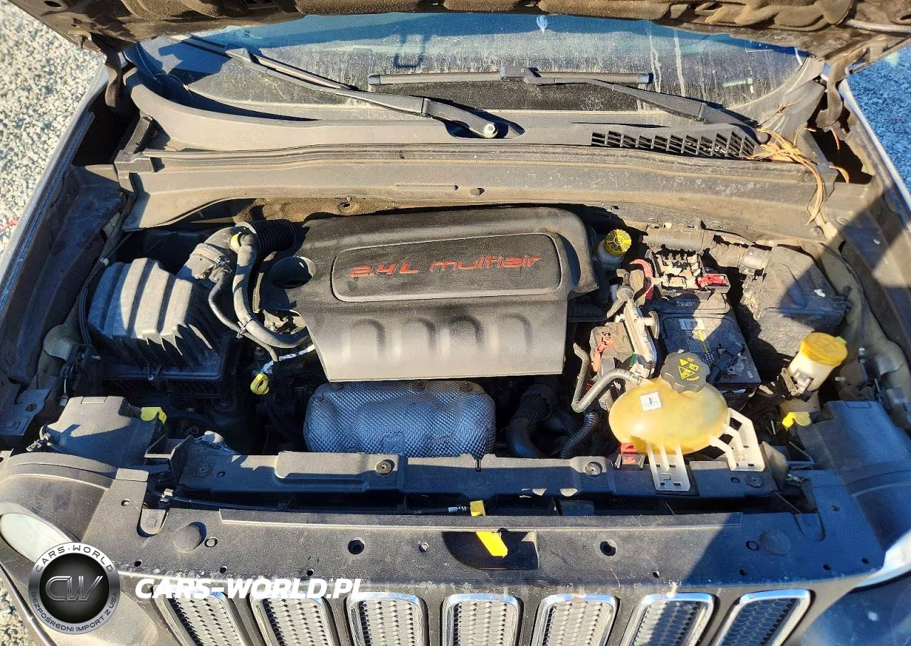 2018 Jeep Renegade Sport VIN:ZACCJAABXJPG96619 - 12