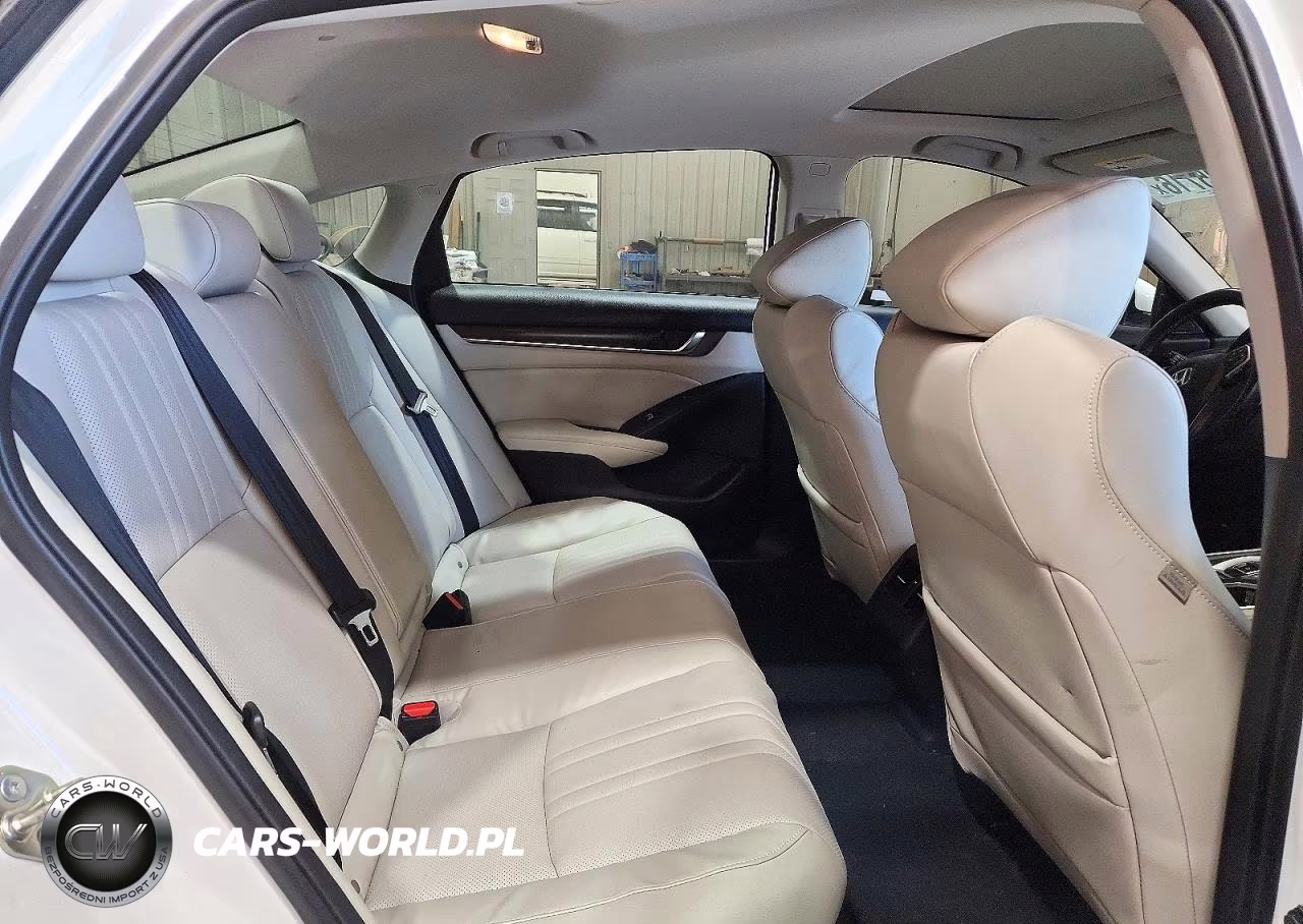 2018 Honda Accord Touring Hybrid VIN:1HGCV3F97JA002346 - 10
