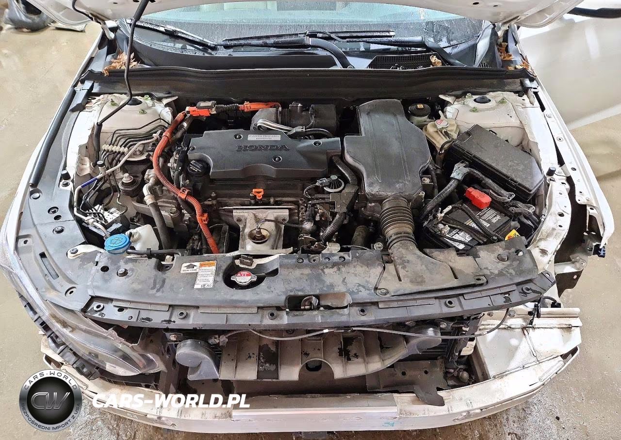 2018 Honda Accord Touring Hybrid VIN:1HGCV3F97JA002346 - 11