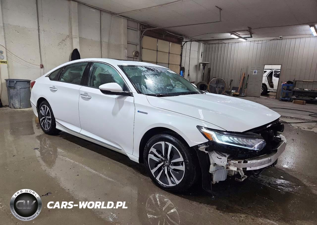 2018 Honda Accord Touring Hybrid VIN:1HGCV3F97JA002346 - 4