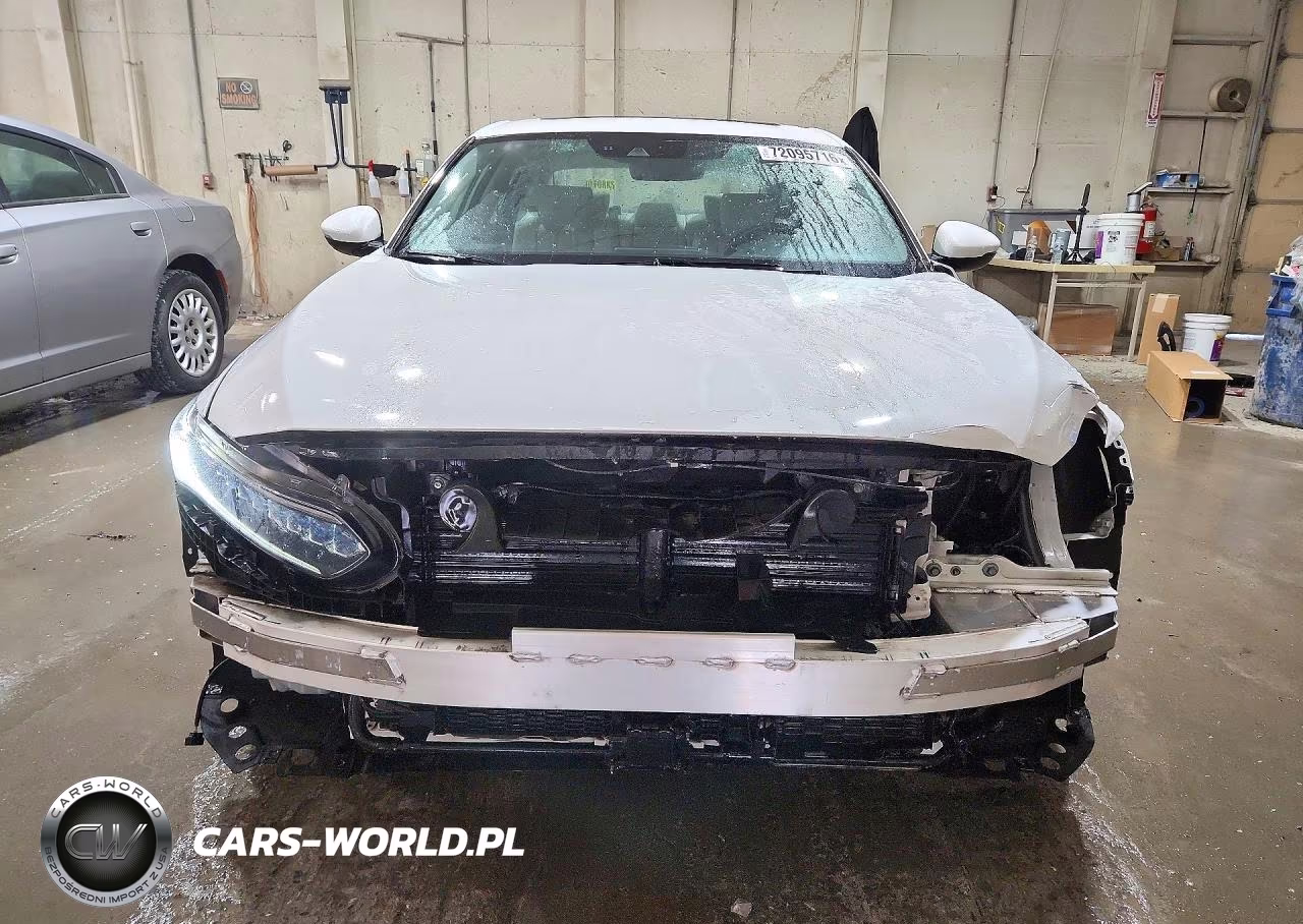 2018 Honda Accord Touring Hybrid VIN:1HGCV3F97JA002346 - 5