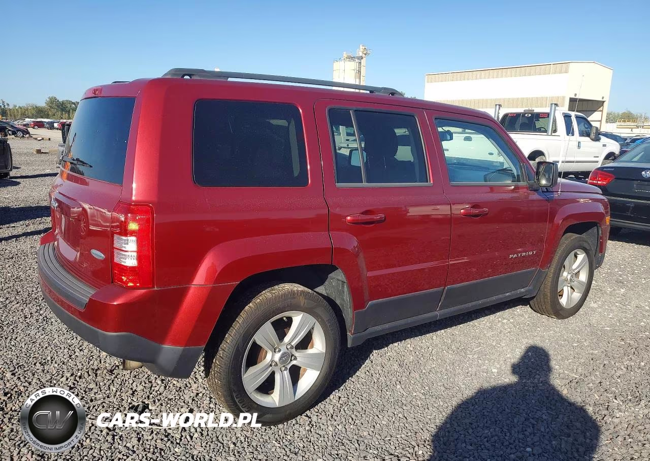 2014 Jeep Patriot Latitude VIN:1C4NJPFB3ED764199 - 3