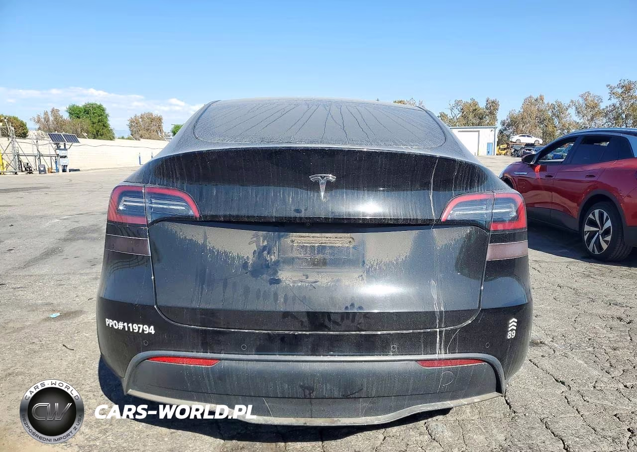 2022 Tesla Model Y VIN:7SAYGDEE3NF380389 - 6