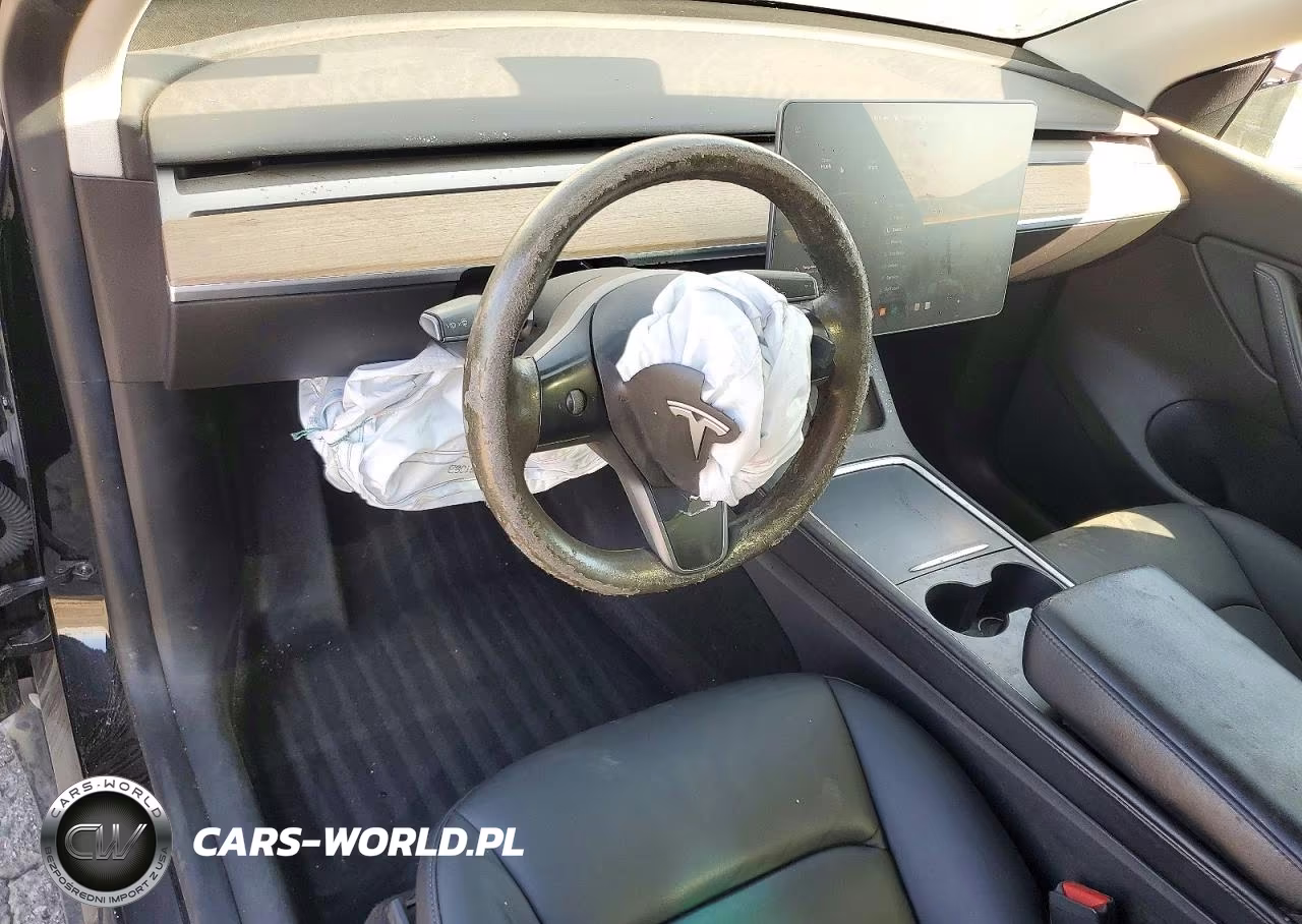 2022 Tesla Model Y VIN:7SAYGDEE3NF380389 - 8
