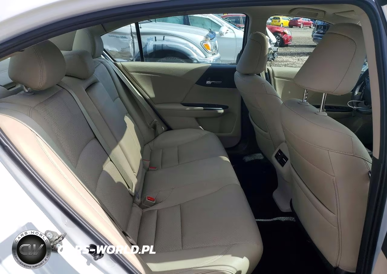 2017 Honda Accord Touring VIN:1HGCR3F90HA018015 - 10