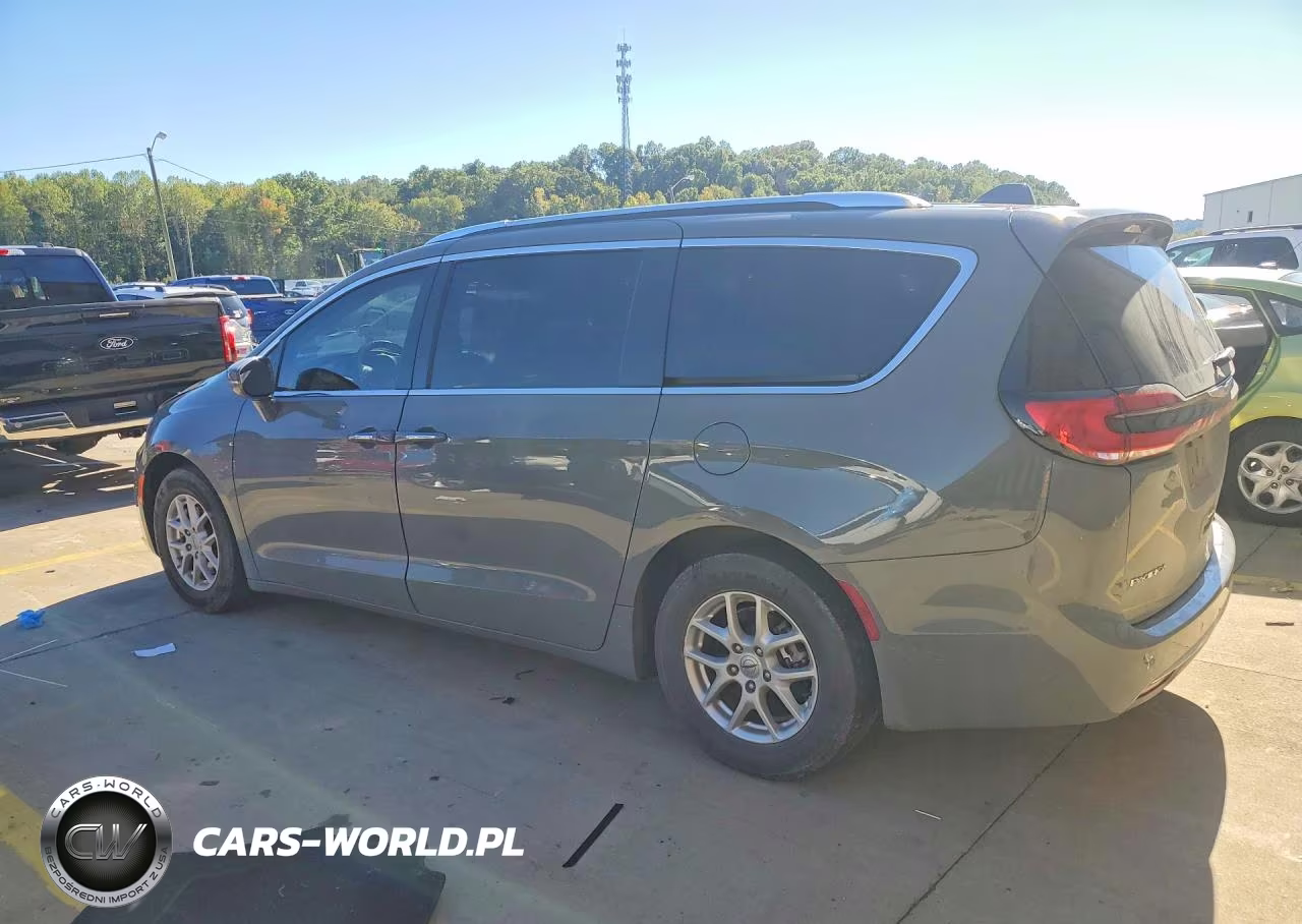 2021 Chrysler Pacifica Touring L VIN:2C4RC1BGXMR591853 - 2