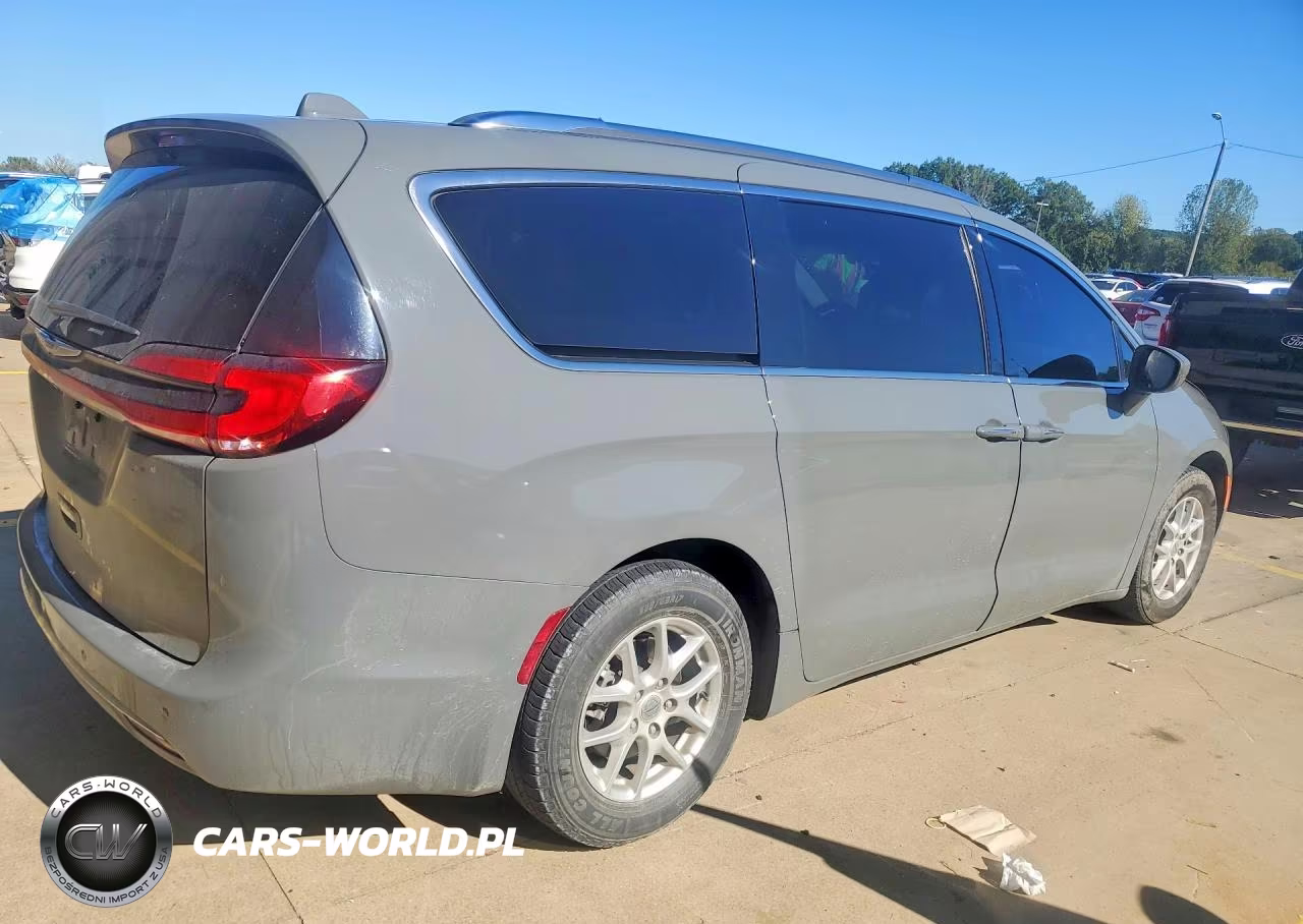 2021 Chrysler Pacifica Touring L VIN:2C4RC1BGXMR591853 - 3