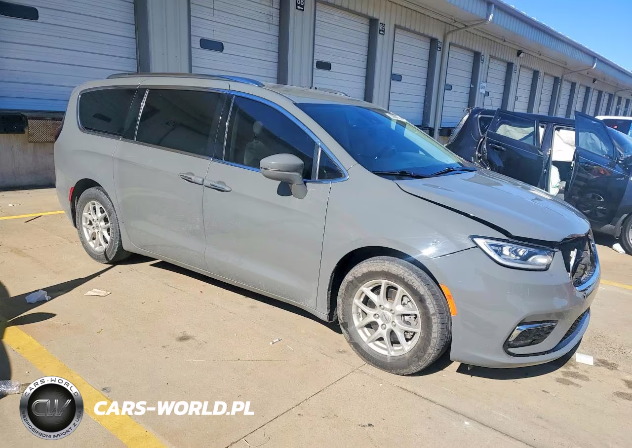 2021 Chrysler Pacifica Touring L VIN:2C4RC1BGXMR591853 - 4
