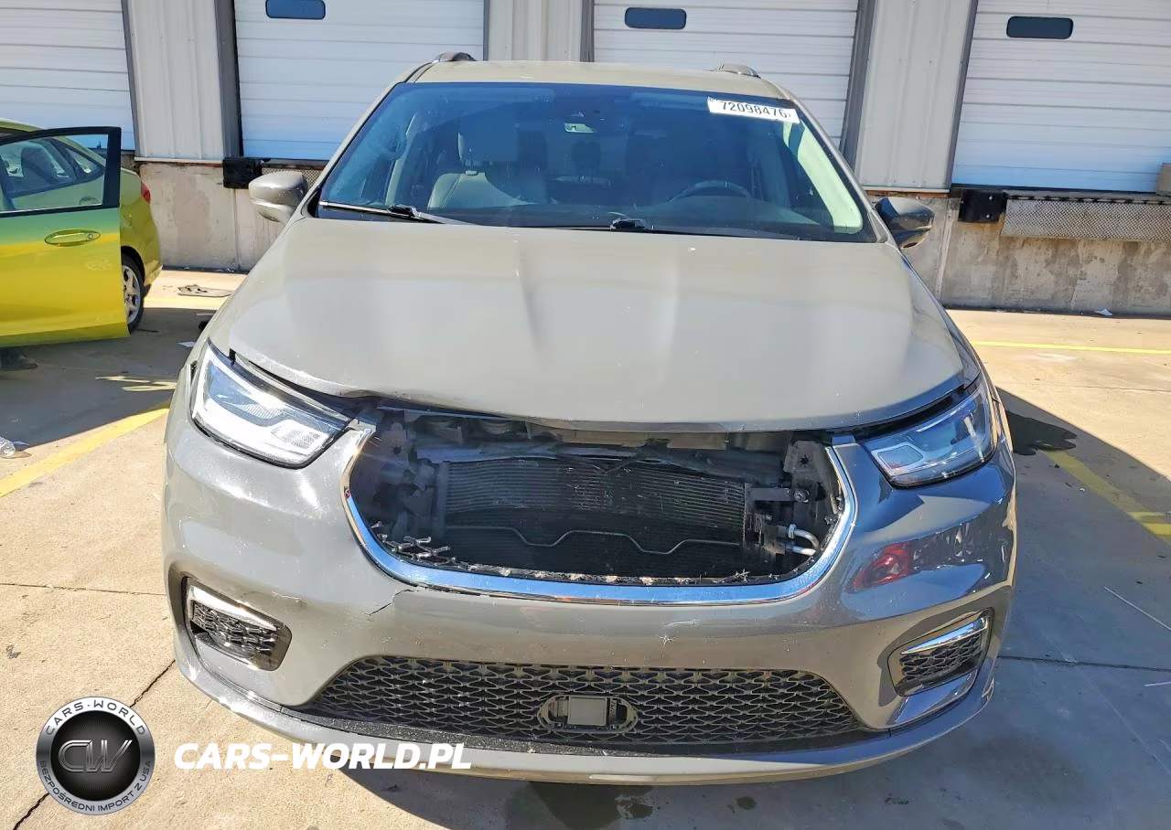 2021 Chrysler Pacifica Touring L VIN:2C4RC1BGXMR591853 - 5
