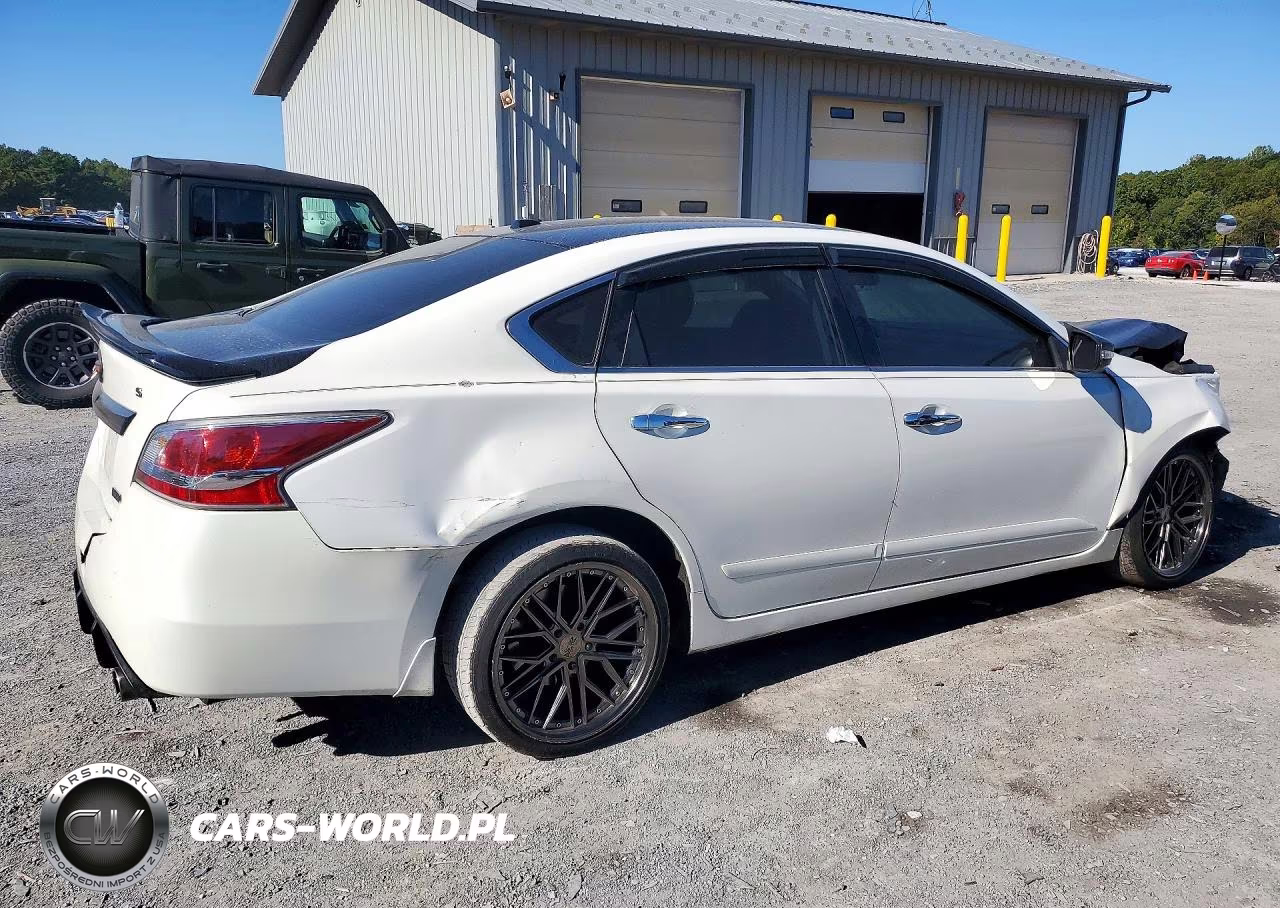 2015 Nissan Altima 2.5 S VIN:1N4AL3AP8FC586467 - 3
