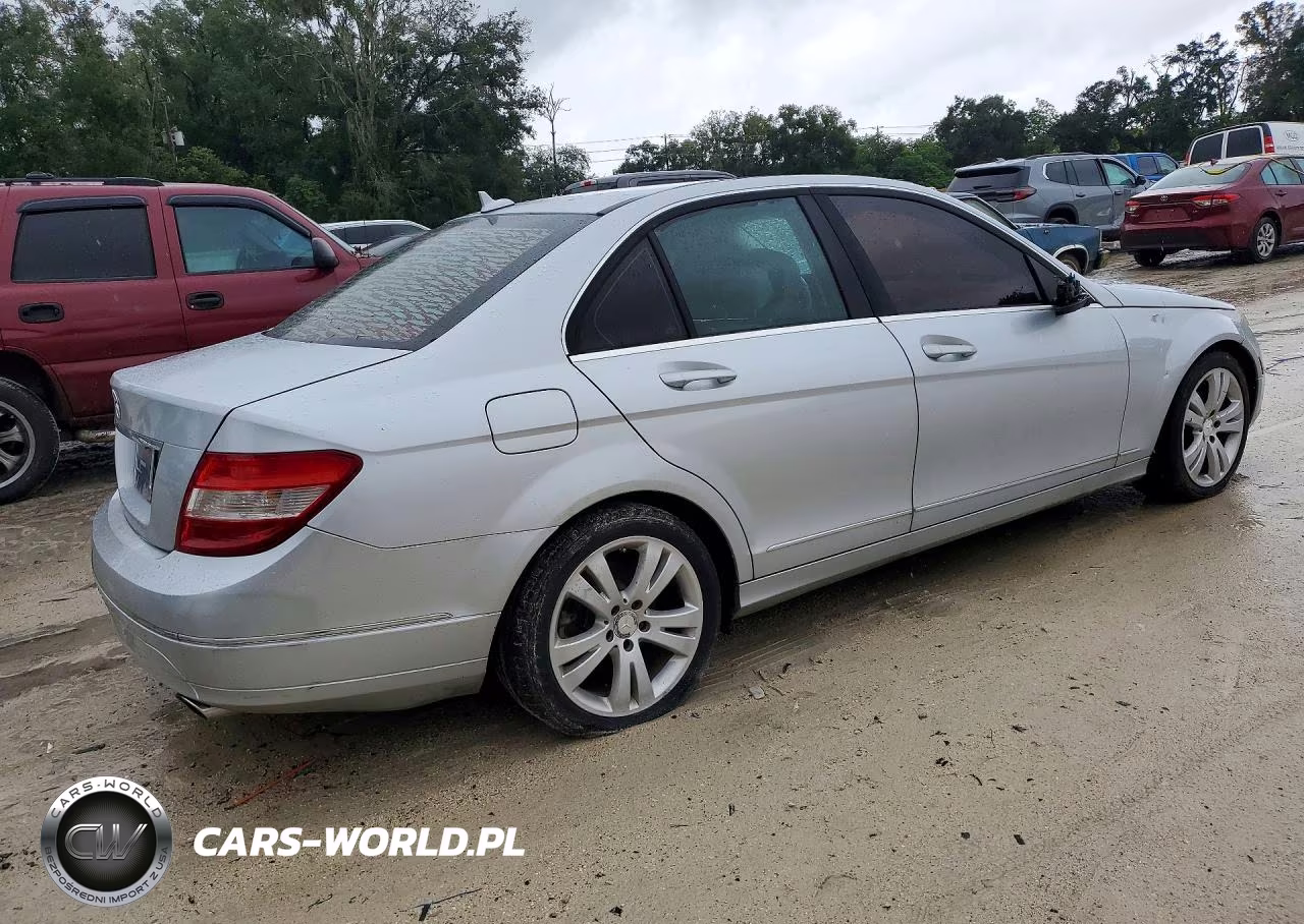 2011 Mercedes-Benz C 300 VIN:WDDGF5EB2BA471011 - 3