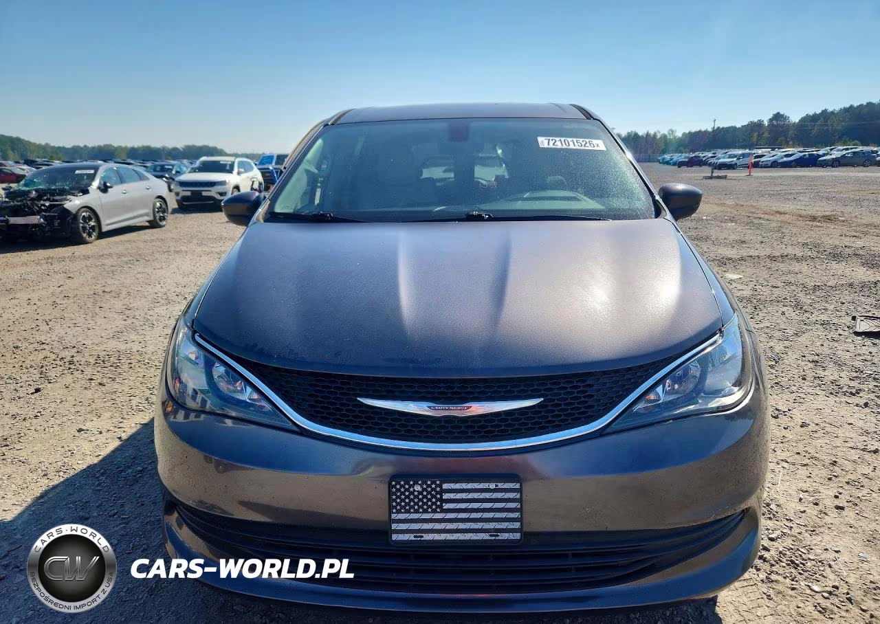 2017 Chrysler Pacifica Lx VIN:2C4RC1CGXHR657631 - 5