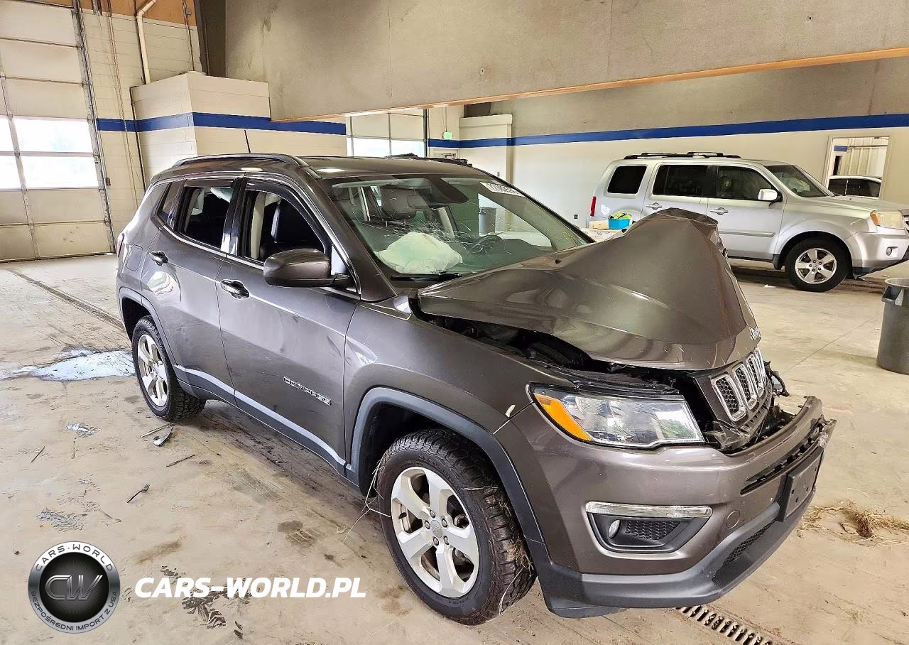 2019 Jeep Compass Latitude VIN:3C4NJDBB5KT849491 - 4