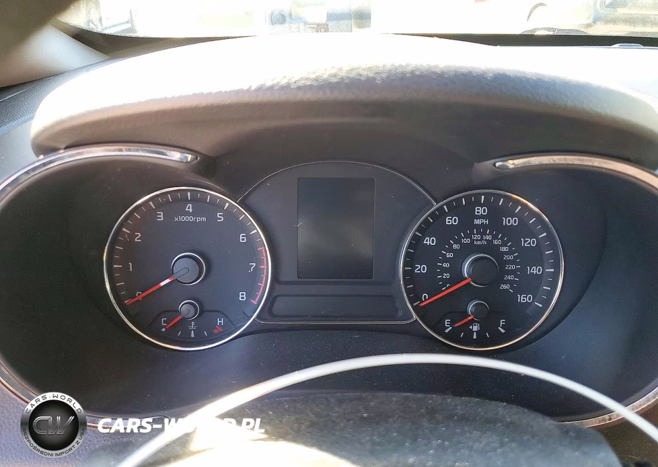 2018 Kia Forte VIN:3KPFL4A77JE234729 - 9