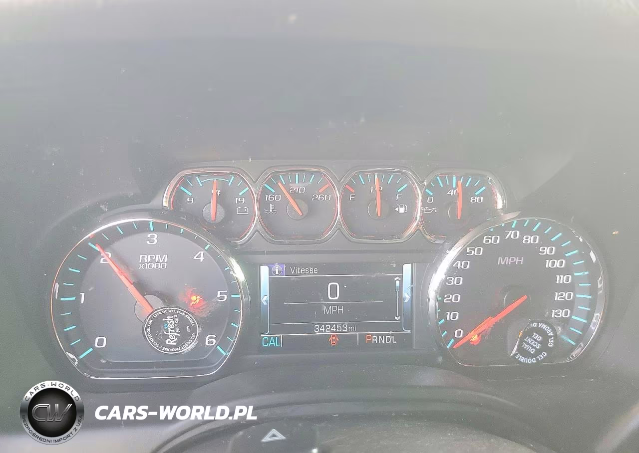 2018 Chevrolet Suburban C1500 Lt VIN:1GNSCHKC7JR365821 - 9