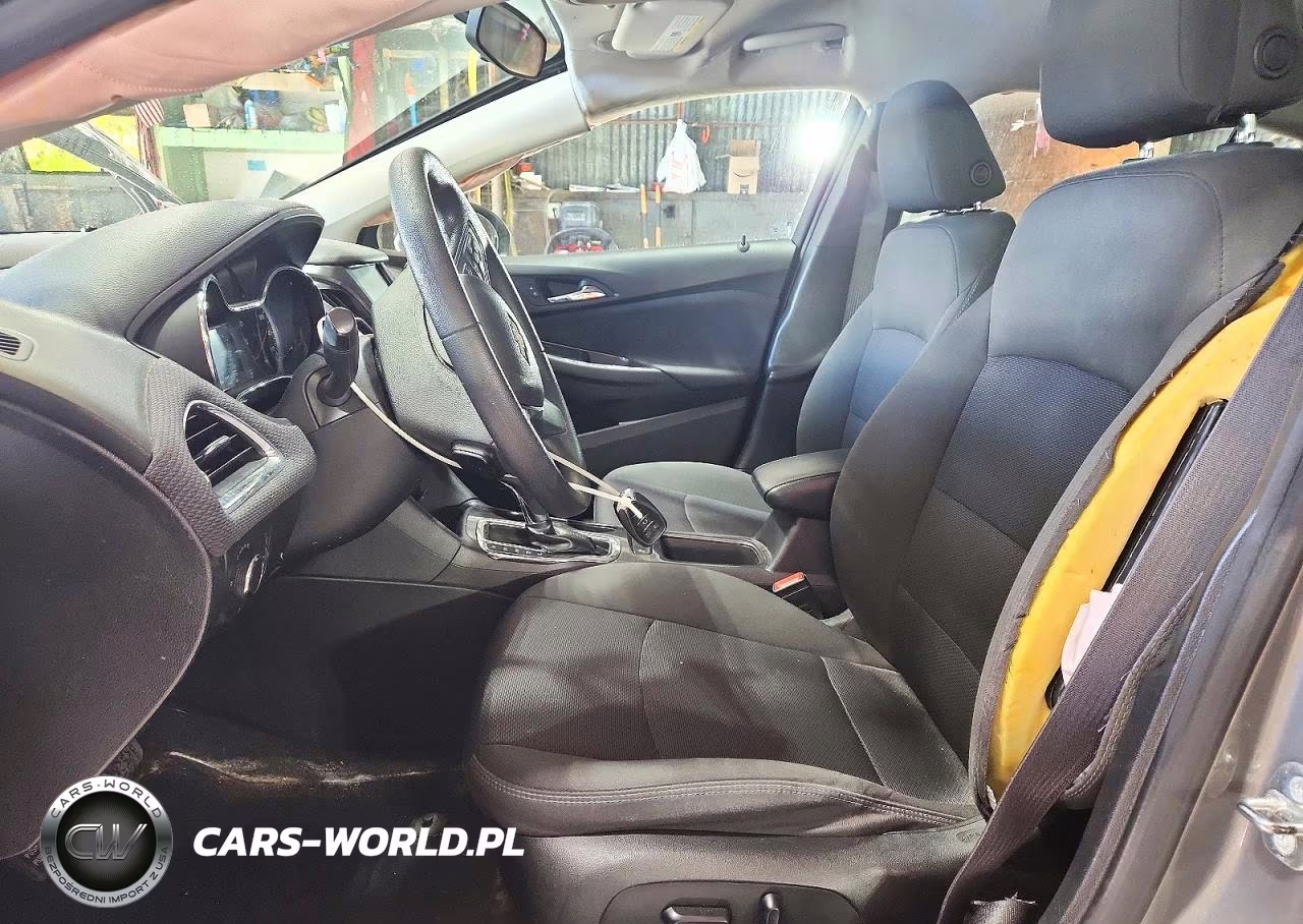 2018 Chevrolet Cruze Lt VIN:1G1BE5SMXJ7123880 - 7