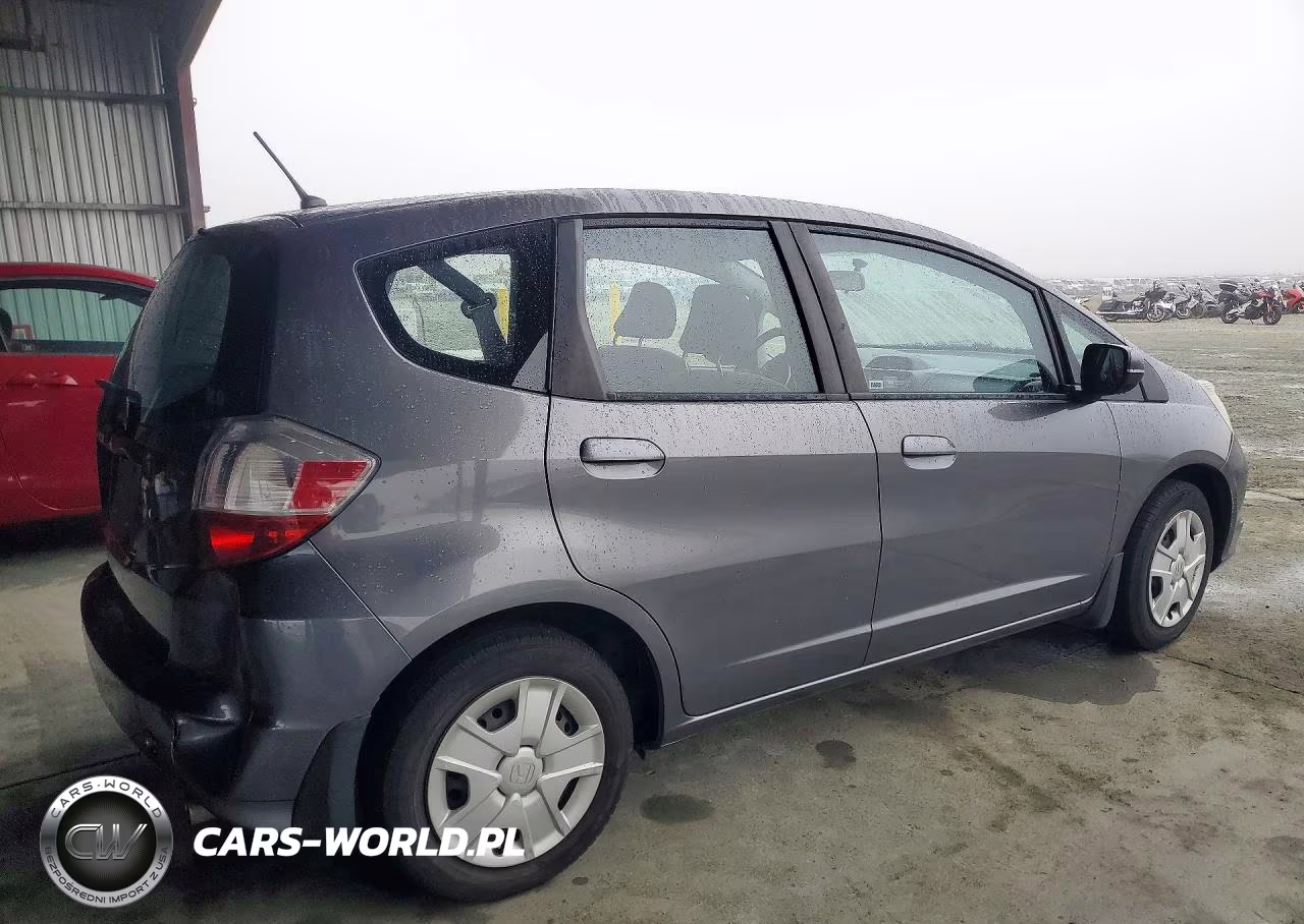 2013 Honda Fit VIN:JHMGE8G38DC013774 - 3