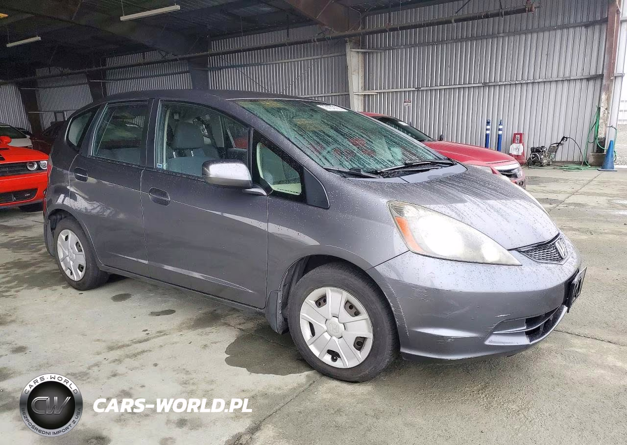 2013 Honda Fit VIN:JHMGE8G38DC013774 - 4