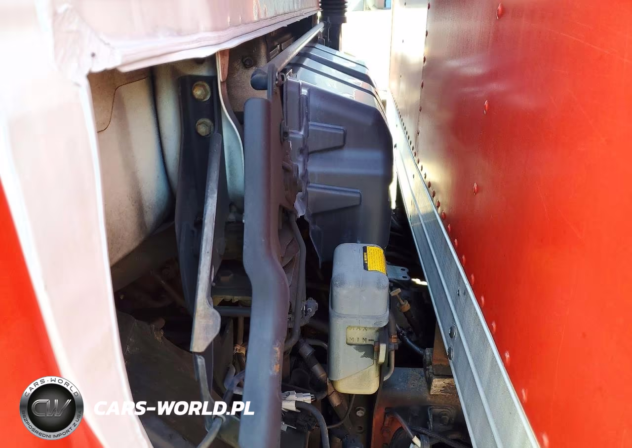 2017 Hino 195 Box Truck VIN:JHHSDM2H1HK005793 - 11
