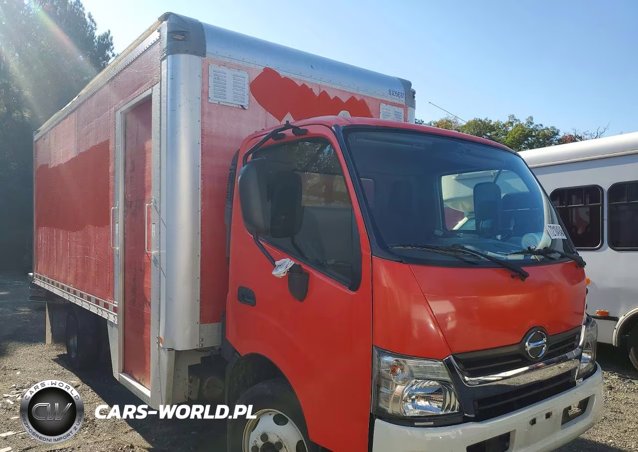 2017 Hino 195 Box Truck VIN:JHHSDM2H1HK005793 - 4