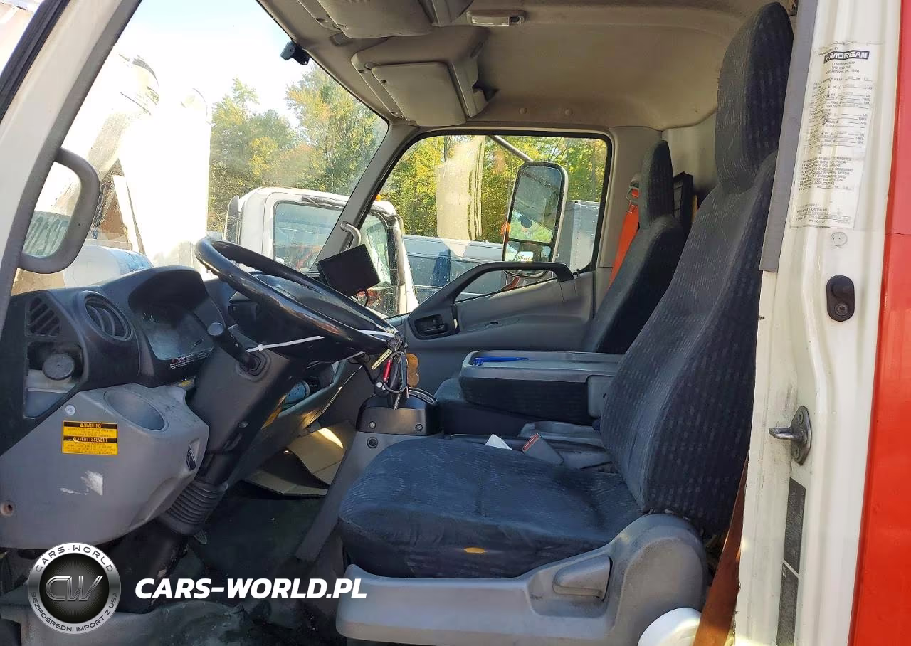2017 Hino 195 Box Truck VIN:JHHSDM2H1HK005793 - 7